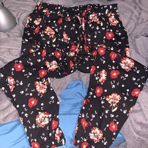 Poofy pants, flower printed.